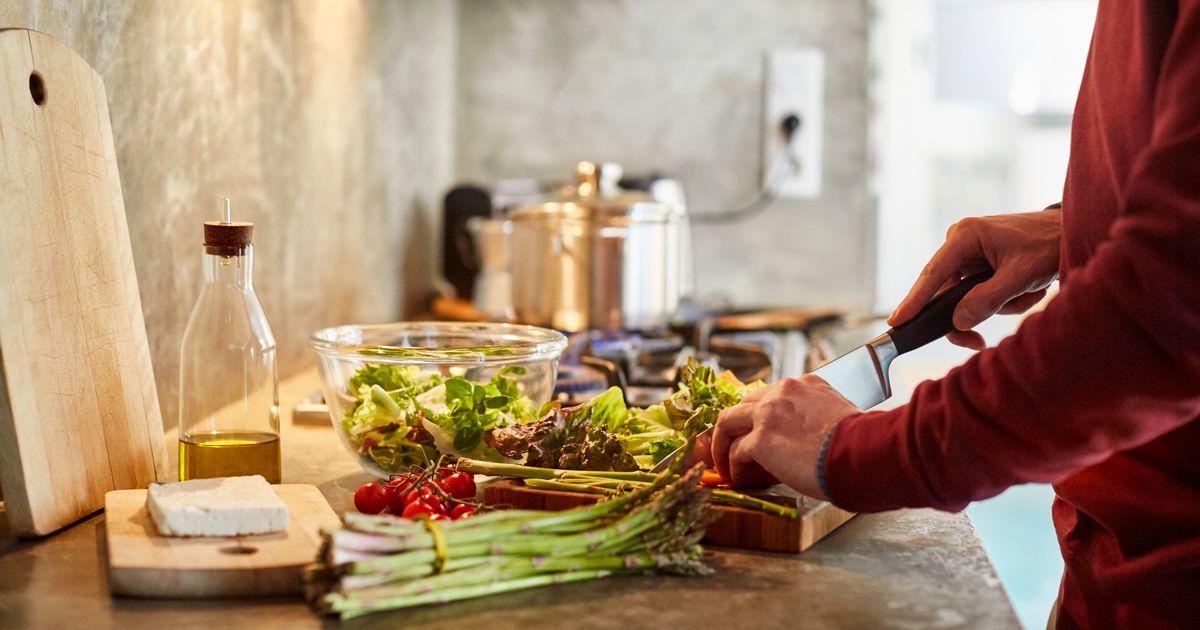 Households 'save on electric' with kitchen device that can 'cook roast in 50 minutes'