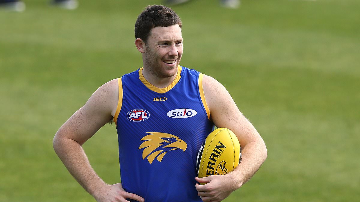 Footy legend reveals AFL boss's incredible threat when he said he'd miss the grand final parade because he was bleeding internally