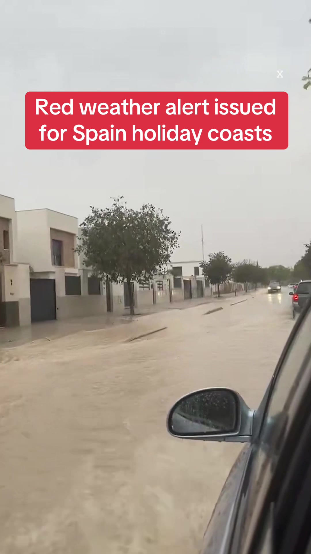 A red alert has been issued across coastal Spanish holiday hotspots – with “extraordinary danger” of floods and 10 inches of rain expected. #spain #weather #news #breakingnews #fyp