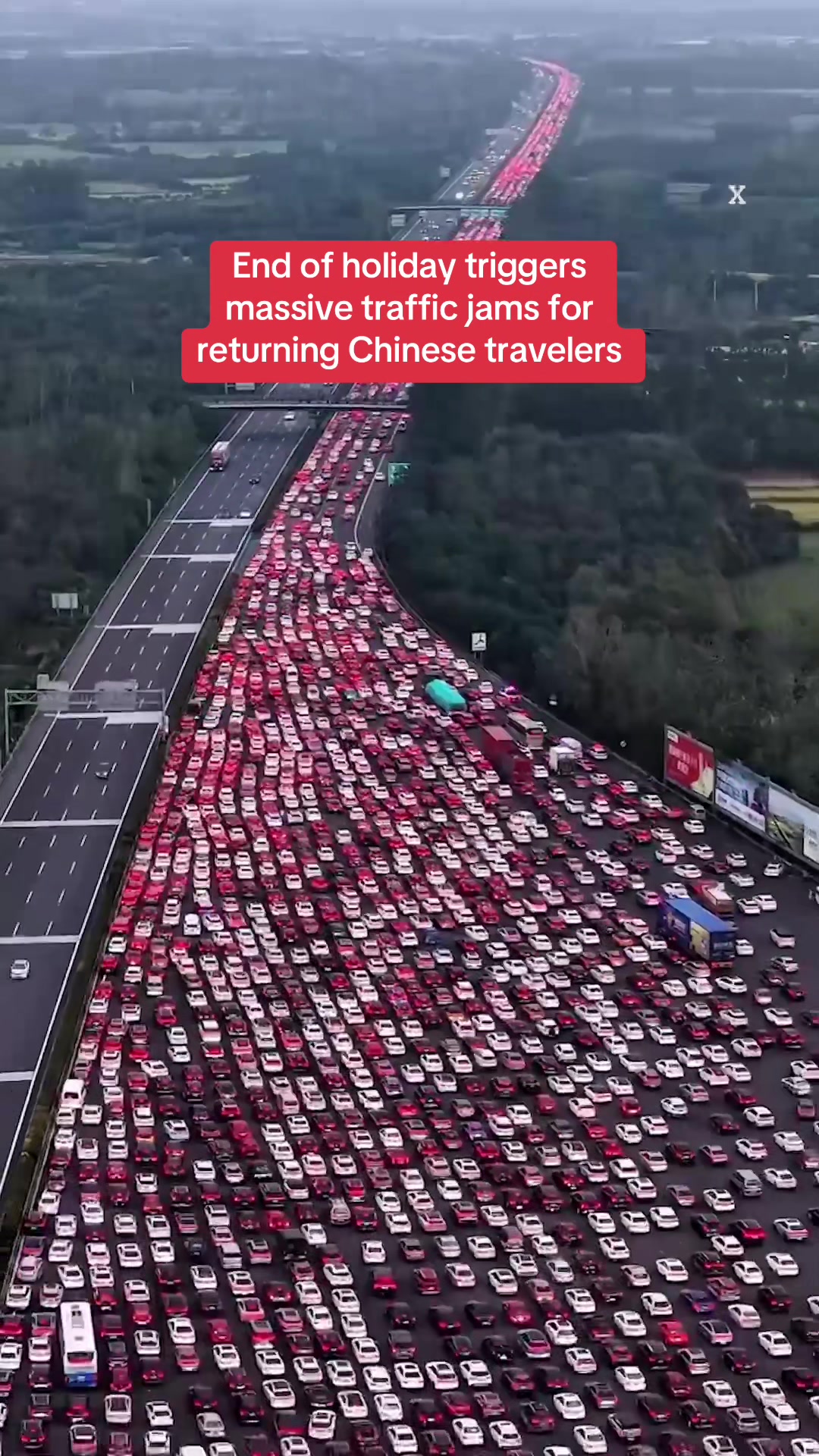 End of holiday triggers massive traffic jams for returning Chinese travelers. Some drivers have been stuck for over a day. #china #traffic #nationaldayholiday