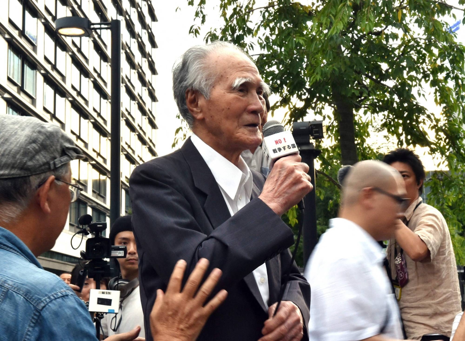 Tributes pour in for former PM Murayama after his death