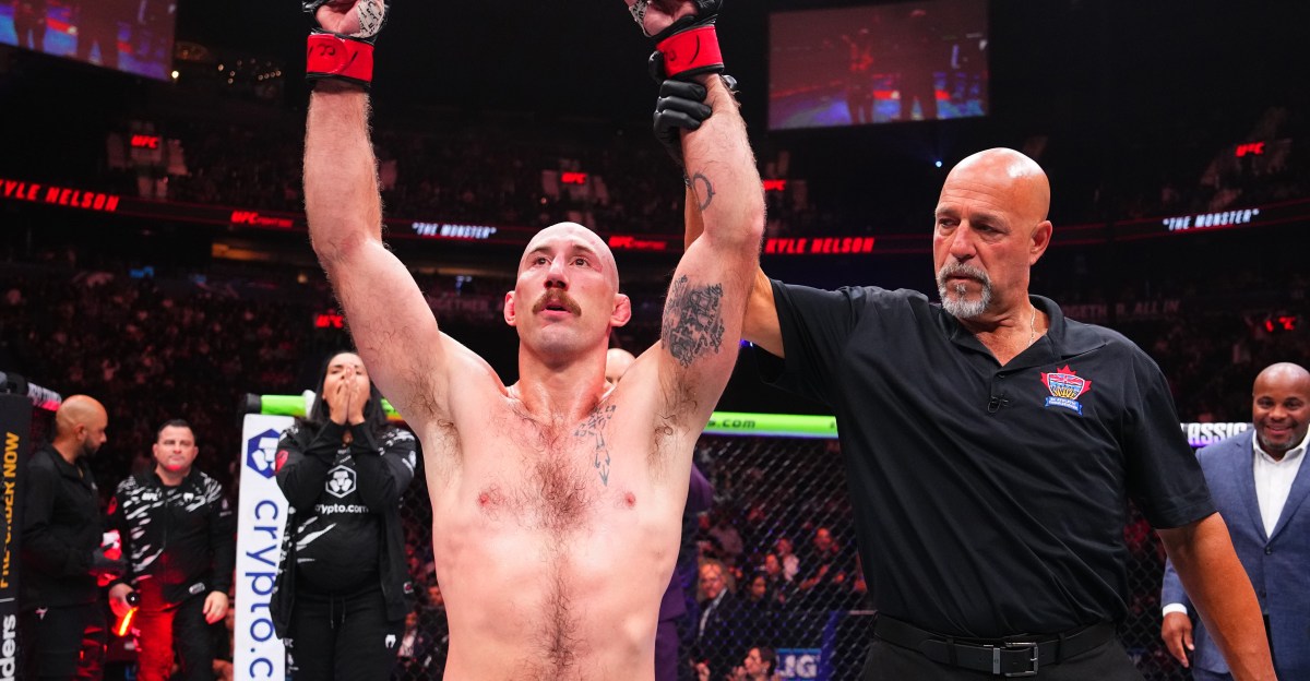 ‘Criminal’: Pros react to referee’s massive error in Kyle Nelson vs. Matt Frevola bout at UFC Vancouver