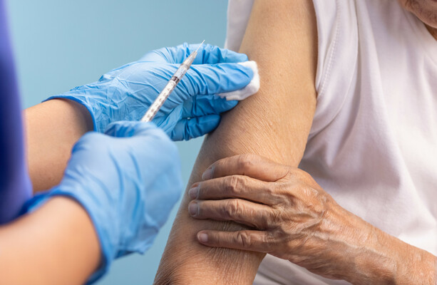 Professor Rónán Collins: Getting the winter flu vaccine is an effective way to reduce the risk of stroke