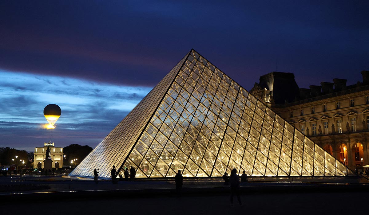 Louvre Museum closed following robbery as thieves make off with priceless jewels