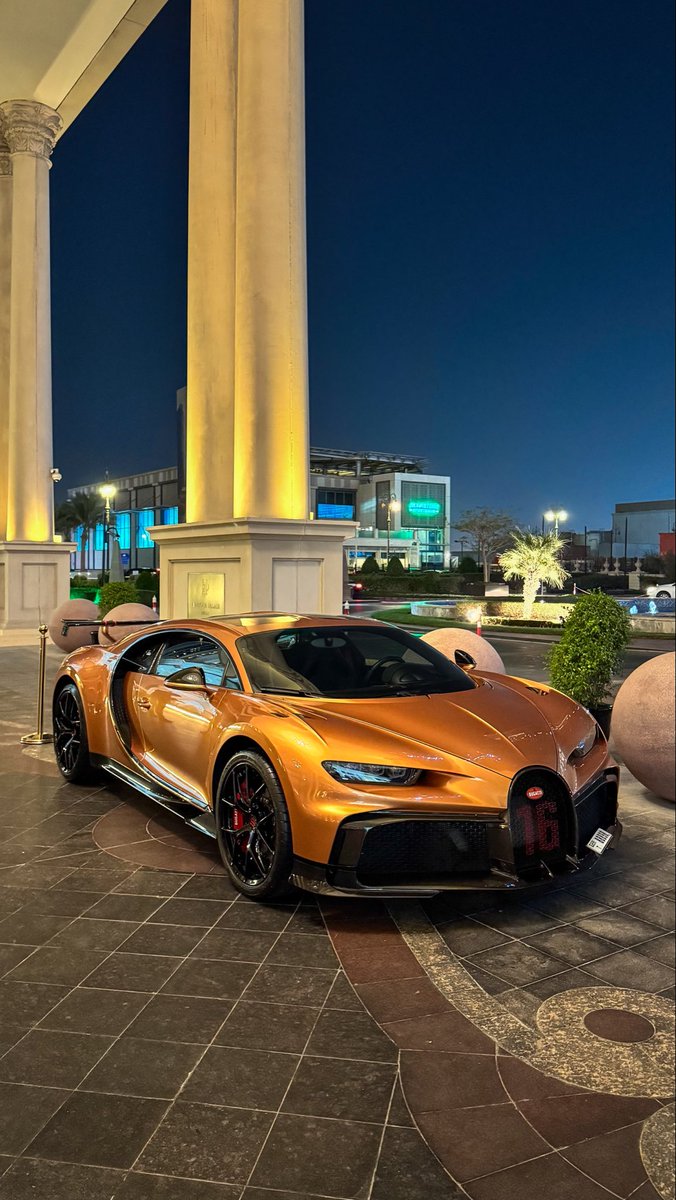 RT by @Cobratate: Andrew Tate’s Bugatti is back in Dubai 🇦🇪🔥 pic.
