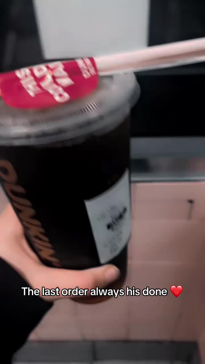 Need an Amy update ❤️ @Stella Blue Coffee (via:@Spooky ⚰️🕷️🥀🦇)