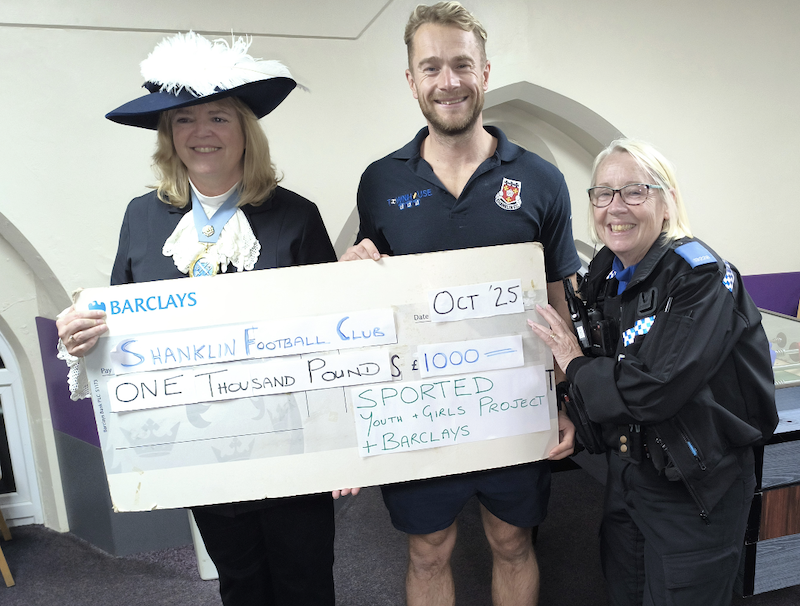 Sported supports  Shanklin soccer