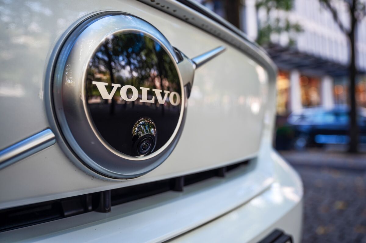 Volvo Car Sets New Margin Target, Signals Deeper Geely Ties
