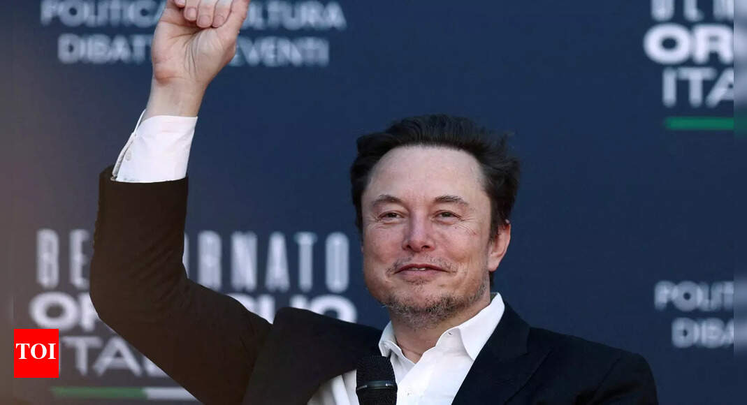 Elon Musk's high-tech plan to end poverty: Robots do the jobs, humans get the benefits | - The Times of India