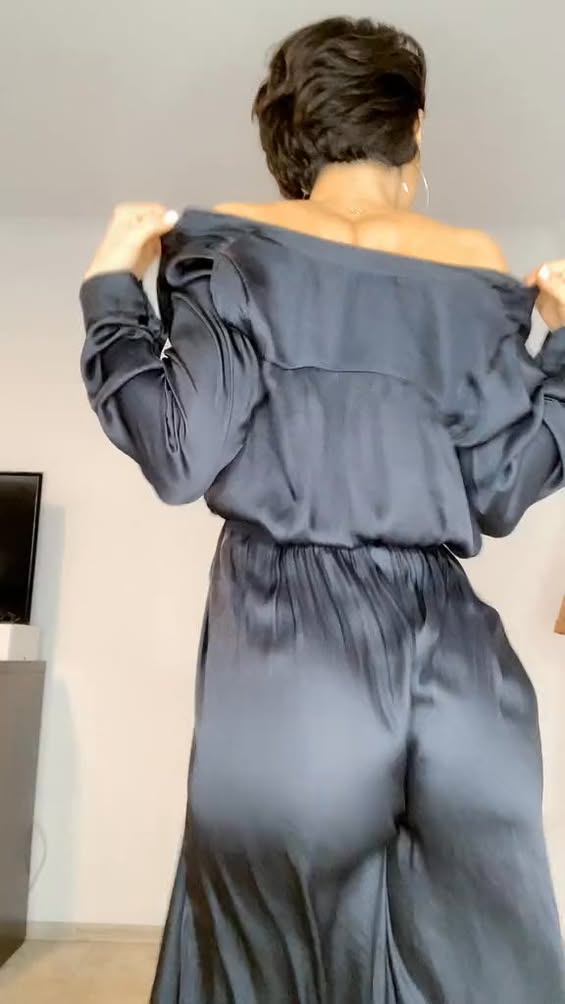 ❤️ Soy el lujo que arde… no todos lo soportan. ¿Tú podrías? #LujoLetal #GlowOscuro #VisualDominante #ChicaDeClase #Elega...