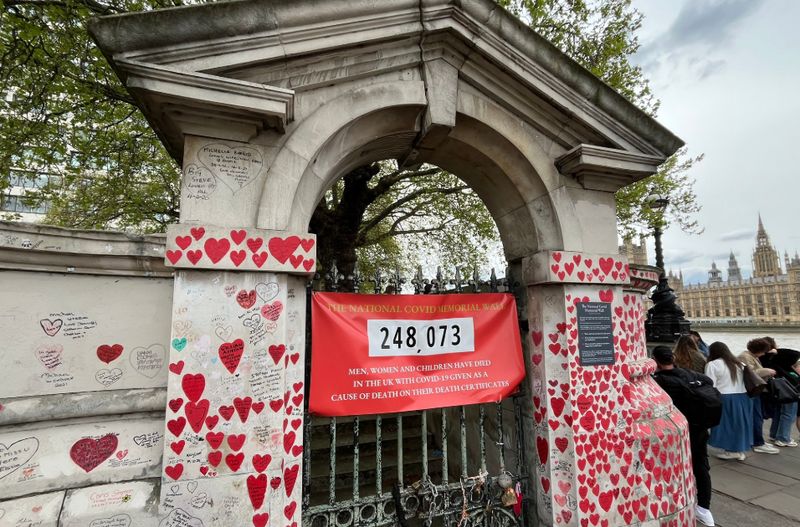 A wall of hearts: UK commits to preserving ‘poignant’ COVID memorial in London