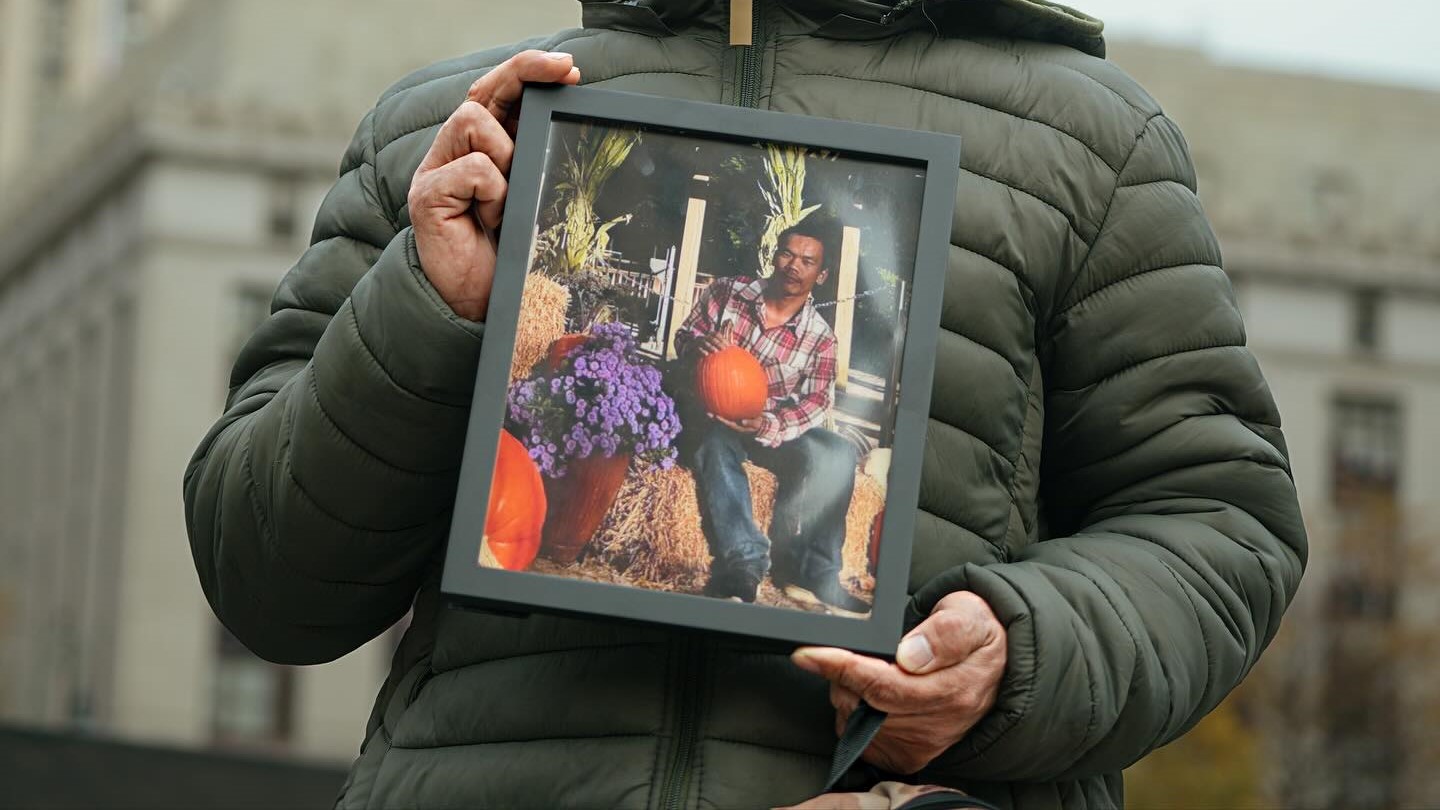 Chinese Immigrant Found Dead4 Days After Entering ICE Custody