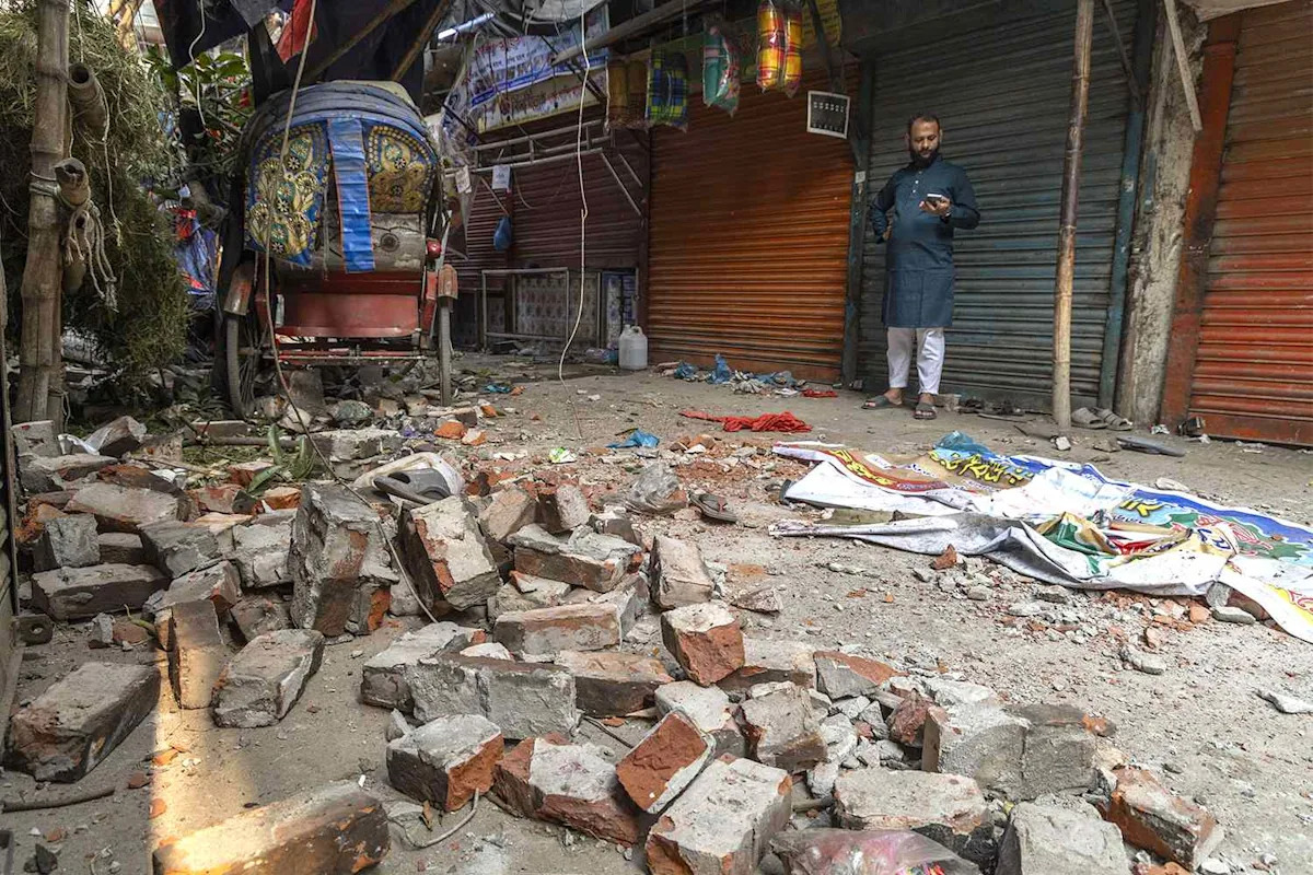At Least 8 Dead, More Than 450 Injured After 5.5-Magnitude Earthquake