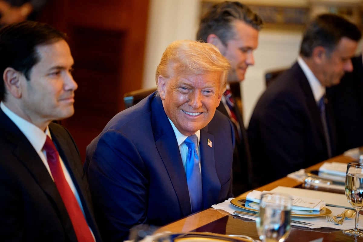 Trump plots two more $1 million-a-seat dinners for his super PAC next year