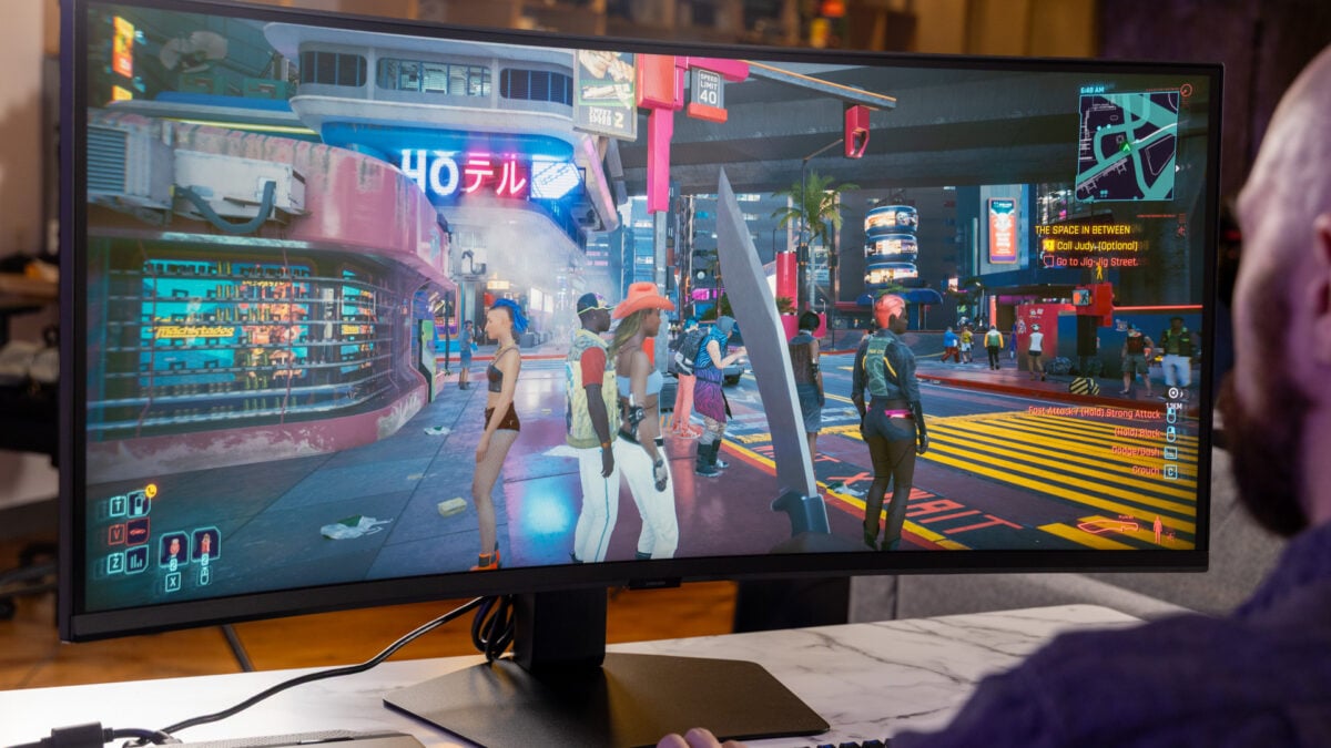 Samsung’s 40-Inch Odyssey G7 Monitor Is Big on Immersion and Trade-offs