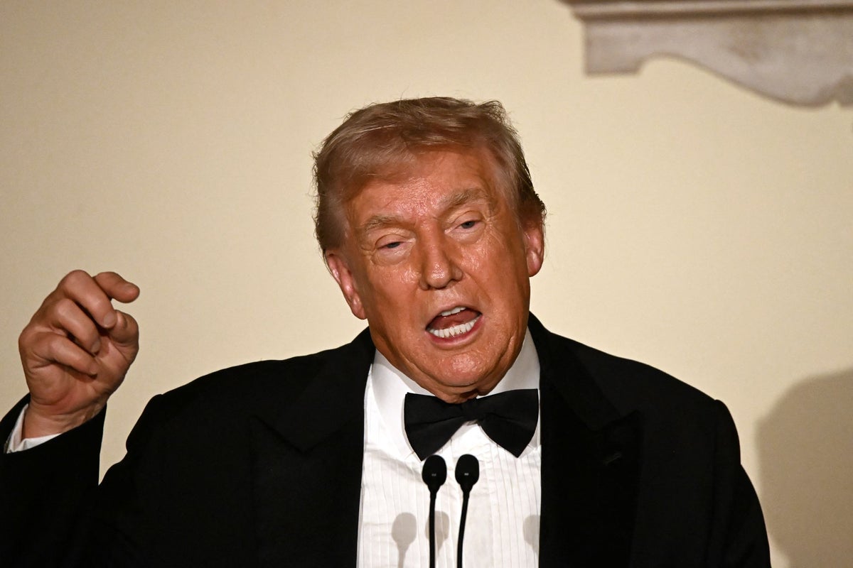 Trump seen with makeup-smeared hand at White House Congressional Ball