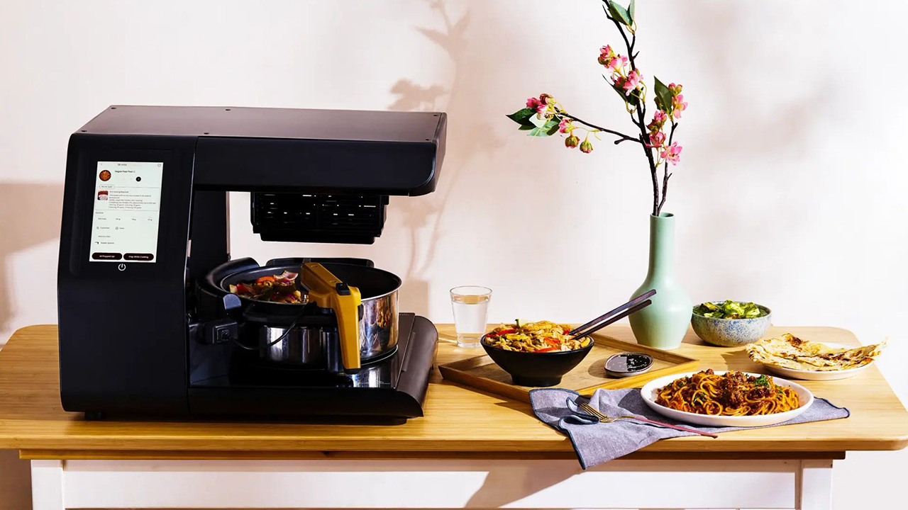 Posha robot chef is an autonomous cooking kitchen machine