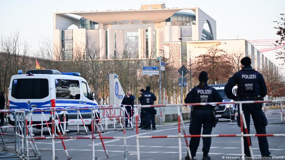 Ukraine updates: European leaders continue ceasefire talks