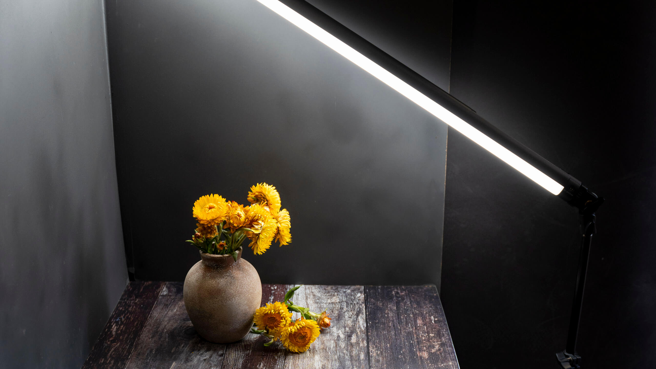 Review: Neewer TL90C RGB Tube Light Stick