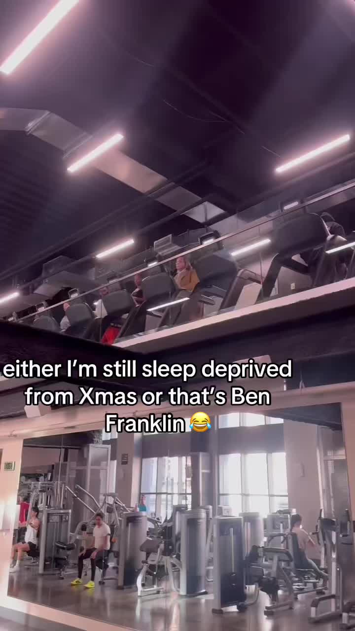 Ben Franklin on Christmas 🎅 @Macrodosing (🎥:@Jakk Maddox) #christmas