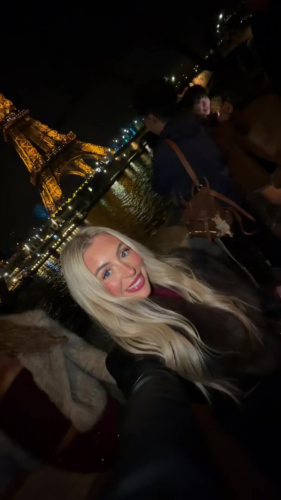 Even more beautiful in person 🇫🇷 #paris #girlstriptoparis #eiffeltower #blondegirls