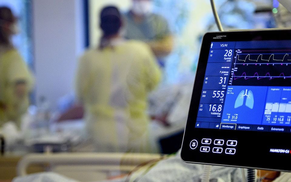 Health Ministry records 16 new deaths from flu, COVID-19