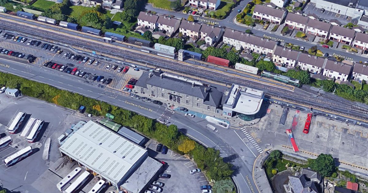 Brazen 4am graffiti attack hits trains in Athlone as gardai probe 'unusual activity'