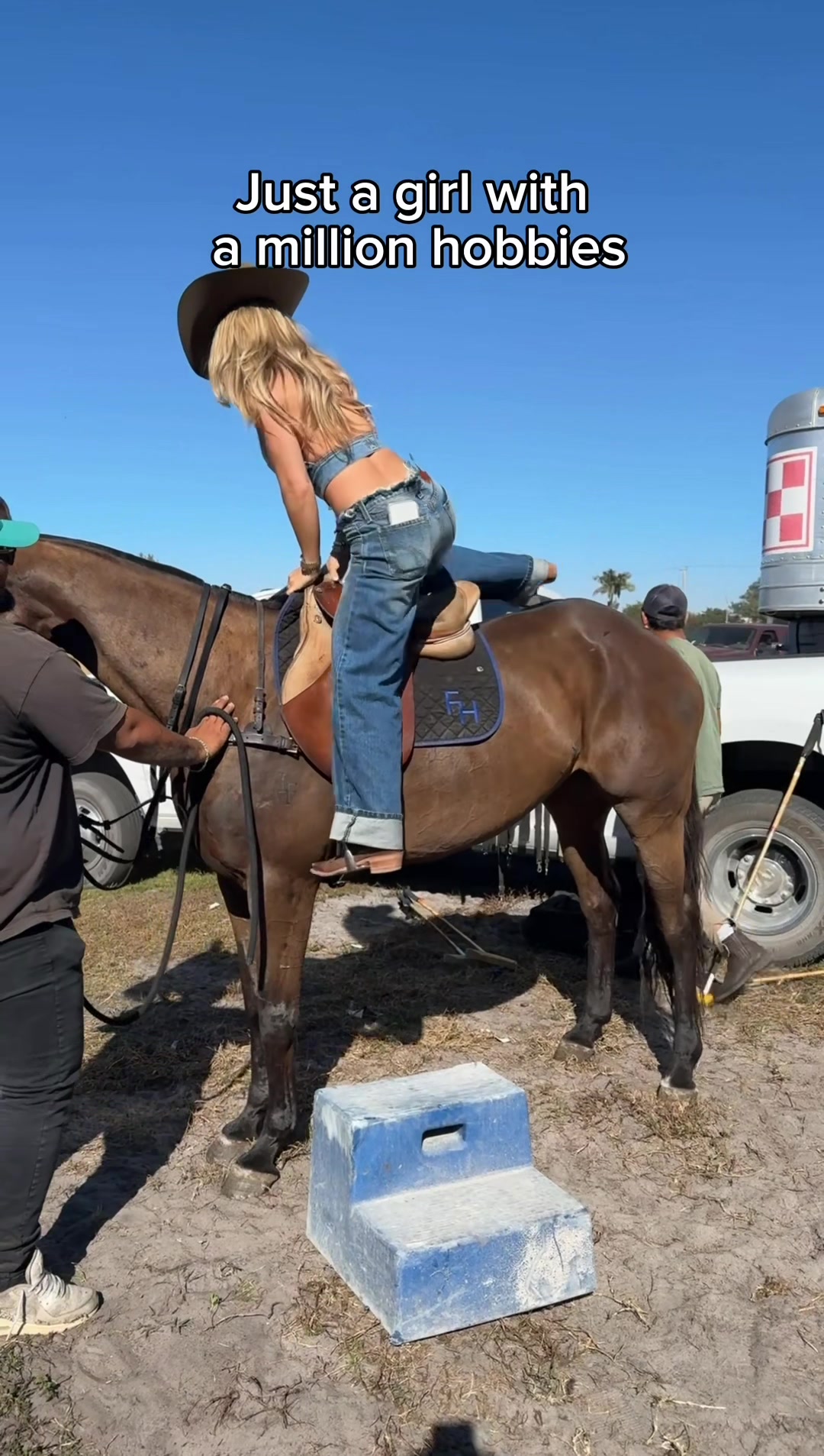 No husband, no kids, so I got a lot of hobbies.😅💞