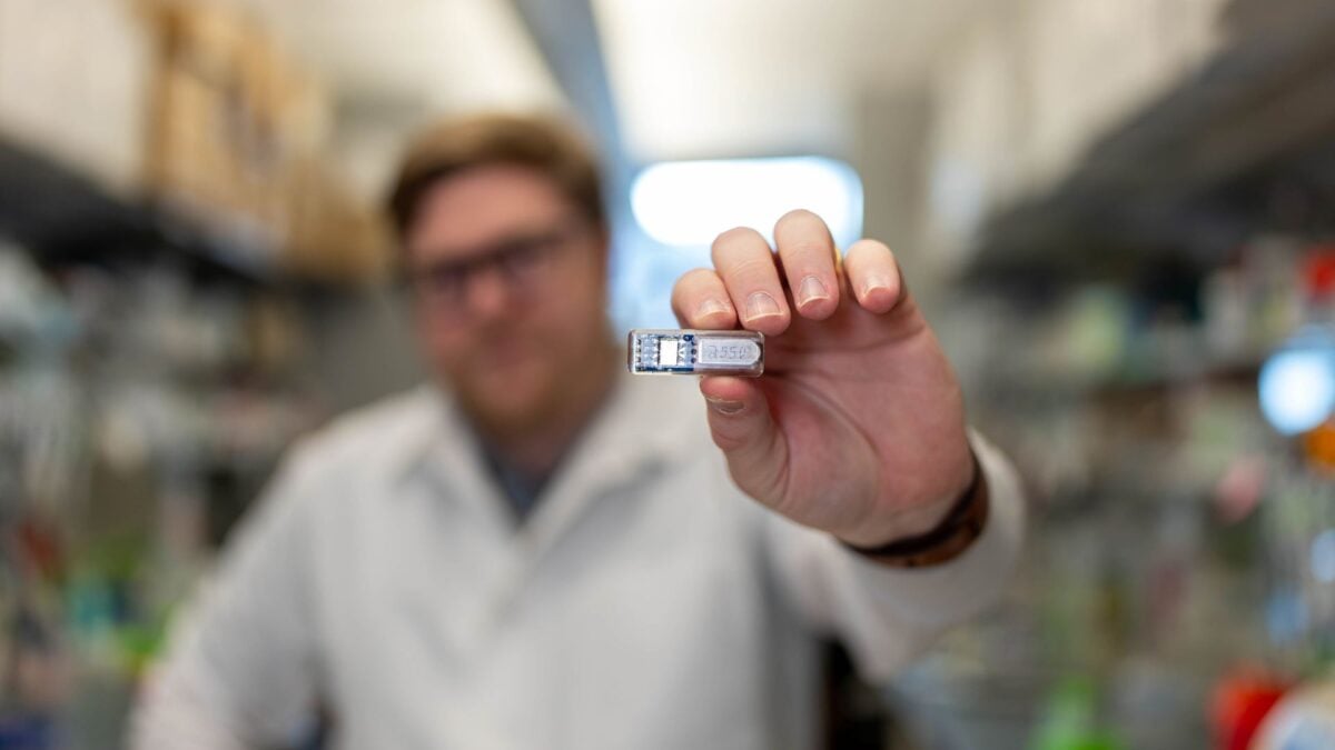 Scientists Create ‘Living Pharmacy’ Implant That Doses 3 Drugs at Once