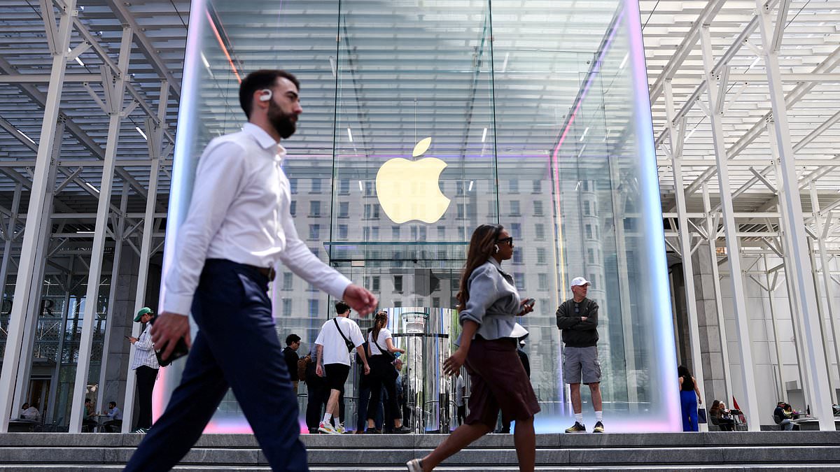 Apple quietly discontinues popular product after nearly 20 years: 'End of an era'