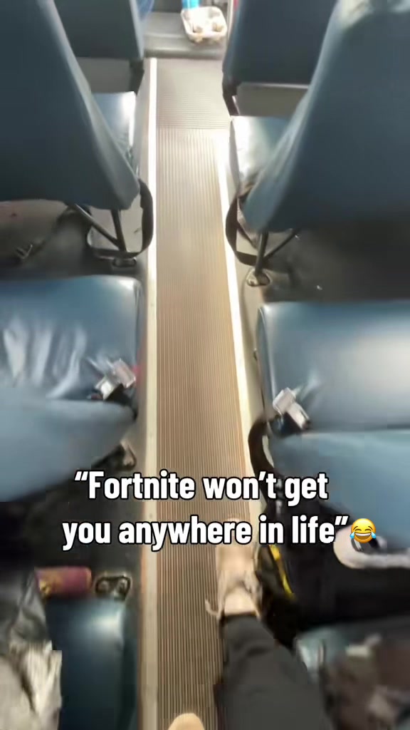 Always thank the bus driver 🚌 (🎥:@Minny Boys) #fortnite #gaming
