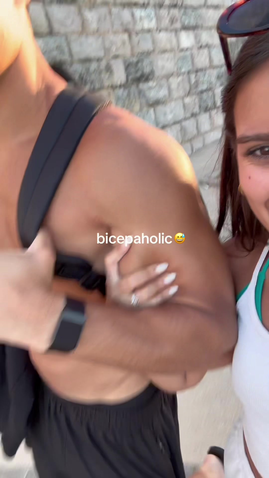 Get a squeeze 😅 (🎥:@Inês)