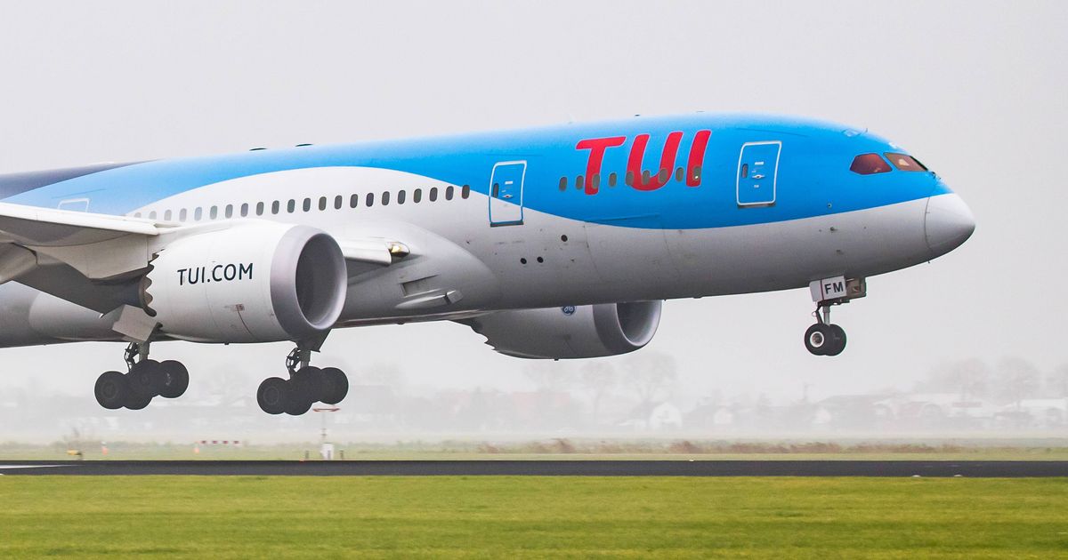 Tui 'three hours before departure' alert for passengers flying to Greece amid EU delays