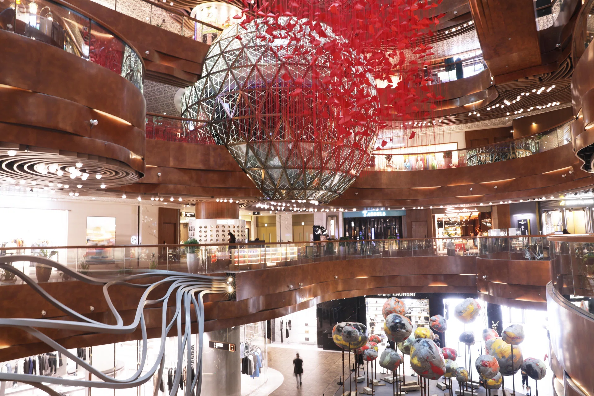 Hong Kong October retail sales up 6.9% due to improved domestic sentiment and visitor growth