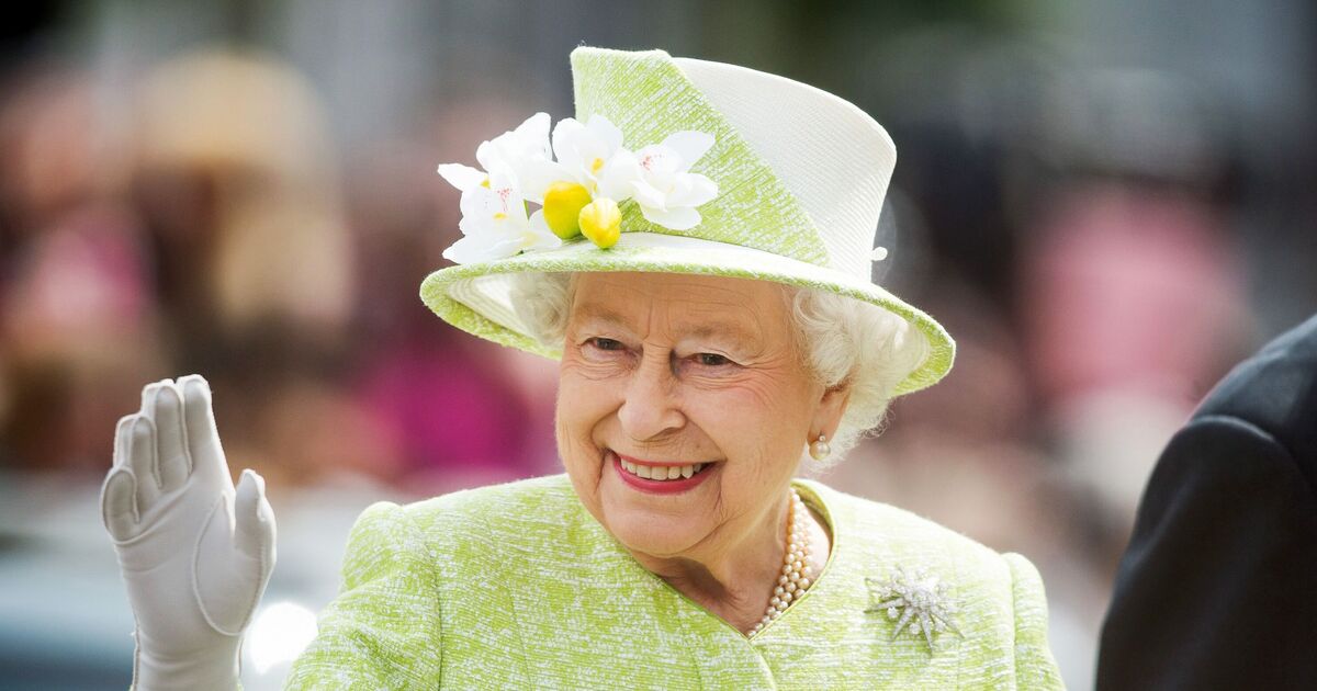 Shocking pictures show anti-monarchy protestors targeting Queen Elizabeth II