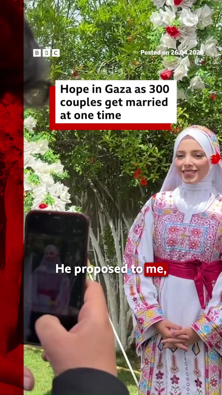 300 couples got married in Gaza's largest mass wedding to date, selected from a draw of nearly 2,000 people. #Gaza #Wedding #BBCNews