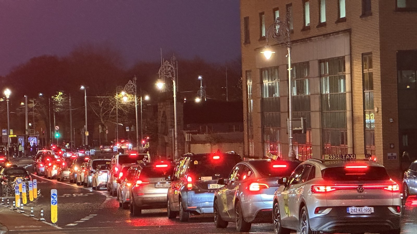 Taxi drivers to hold six-day protest over fixed fares
