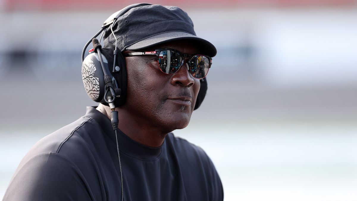 Did Michael Jordan say he's leaving the Democratic Party? Here's the truth