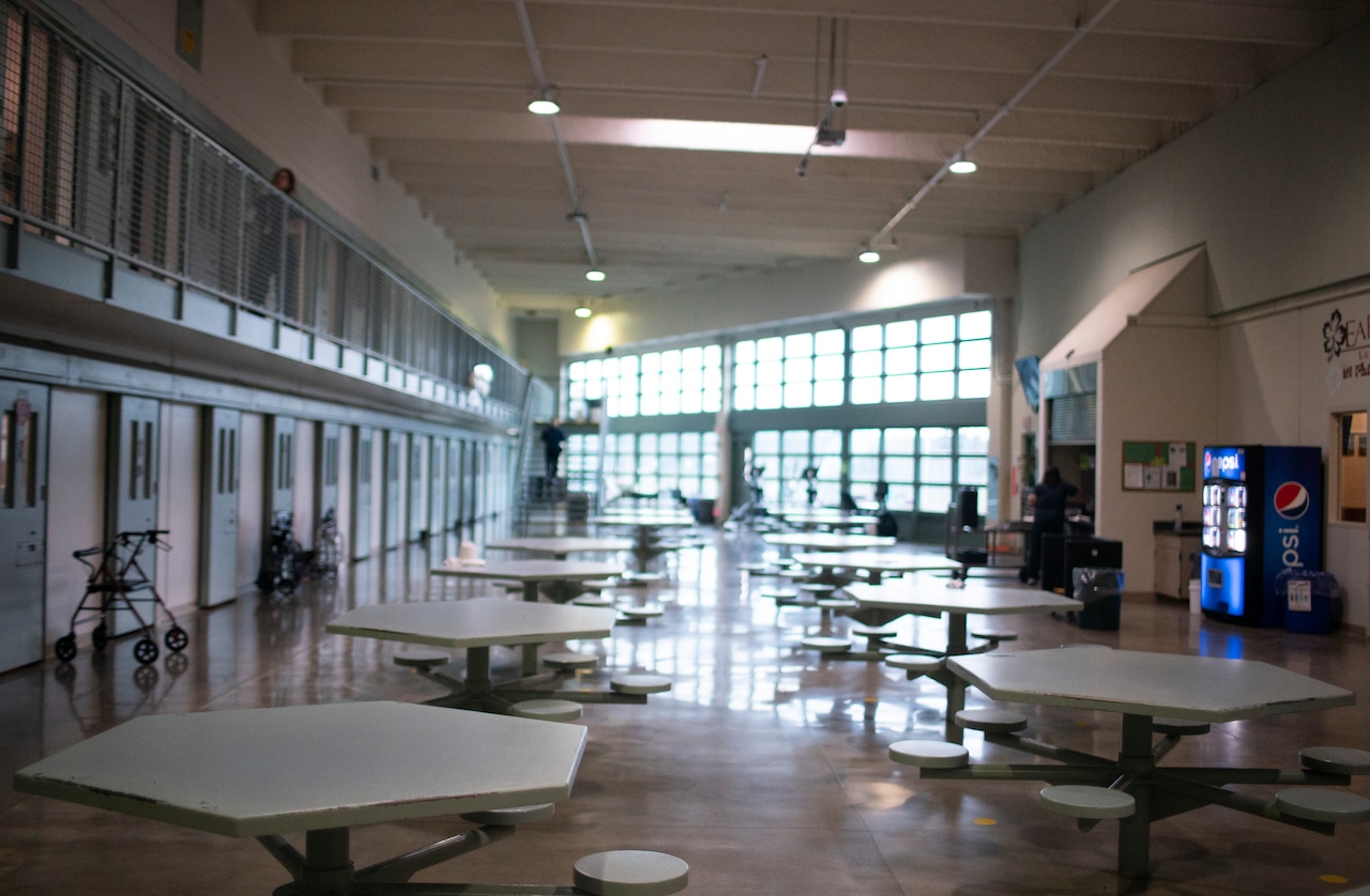 Judge orders Oregon to reassess transgender prisoner housing