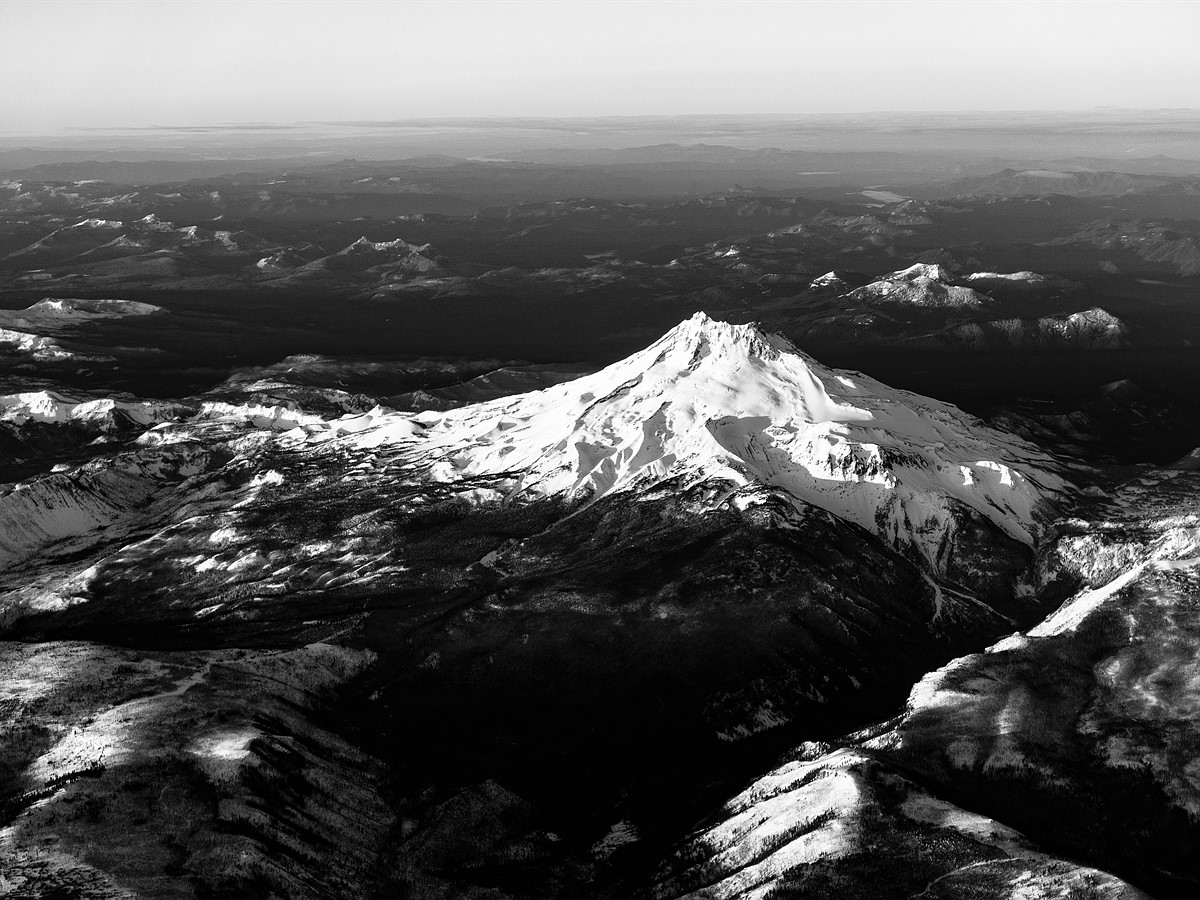 Announcing our December 2025 photo challenge: "Shades of Gray"