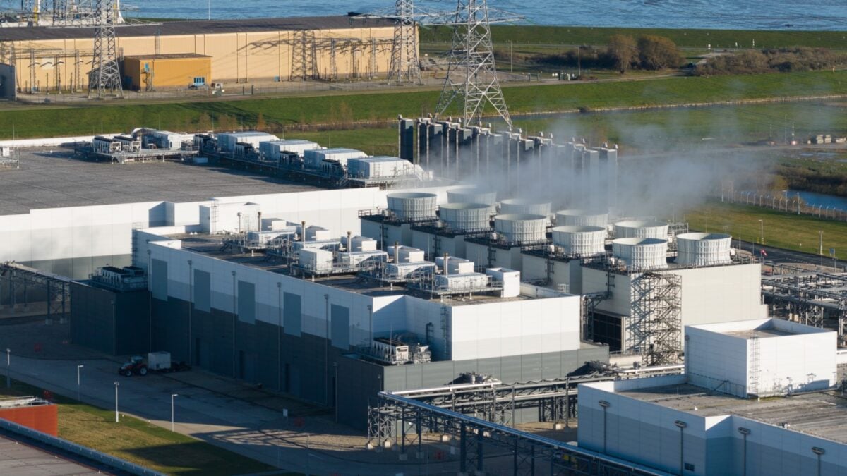 250 Environmental Orgs Ask Congress for Moratorium on New Data Centers
