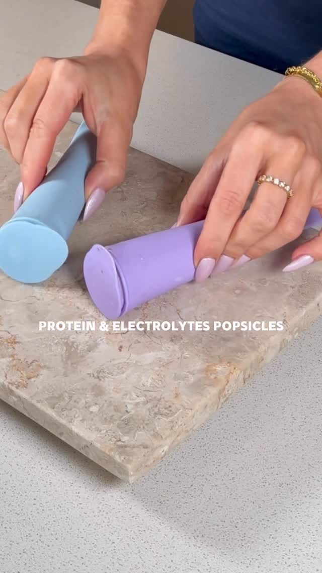 Electrolytes & Protein Popsicles 🧊 10g P & 50cals How to: 1. You need to do half water/ half coconut water . Depending ...