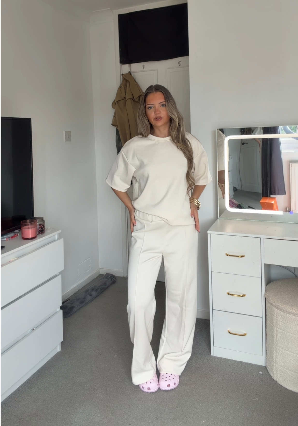 @THREADS BY MEGS this is so cute and comfy 🤍 wearing size S/M#outfitinspo #ad #fashiontiktok #outfitsideas #outfitoftheday