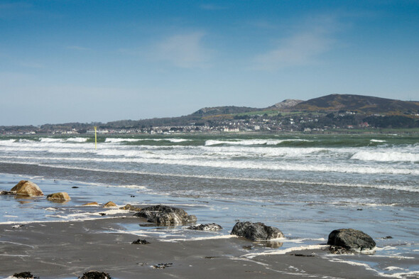 People taking part in Sea Scout leadership course rescue swimmer at Dollymount Beach