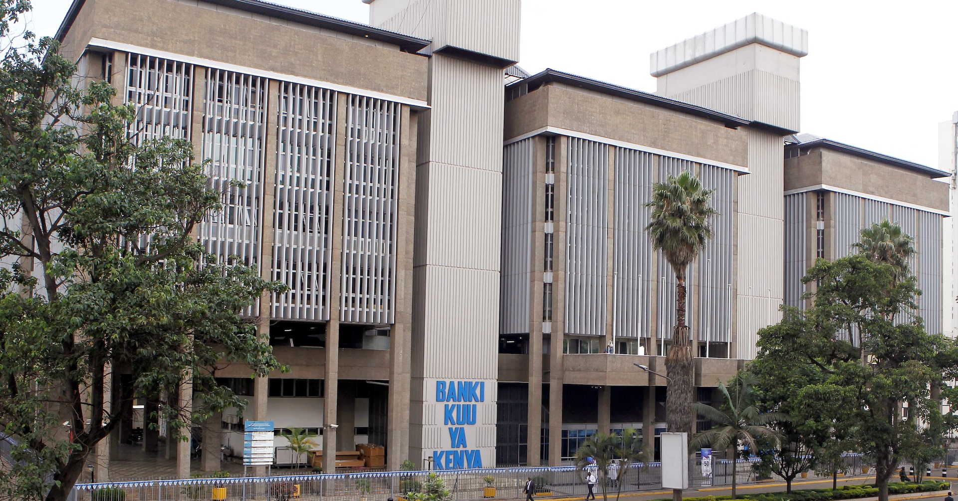Kenya central bank holds key rate, monitors impact of oil prices on inflation