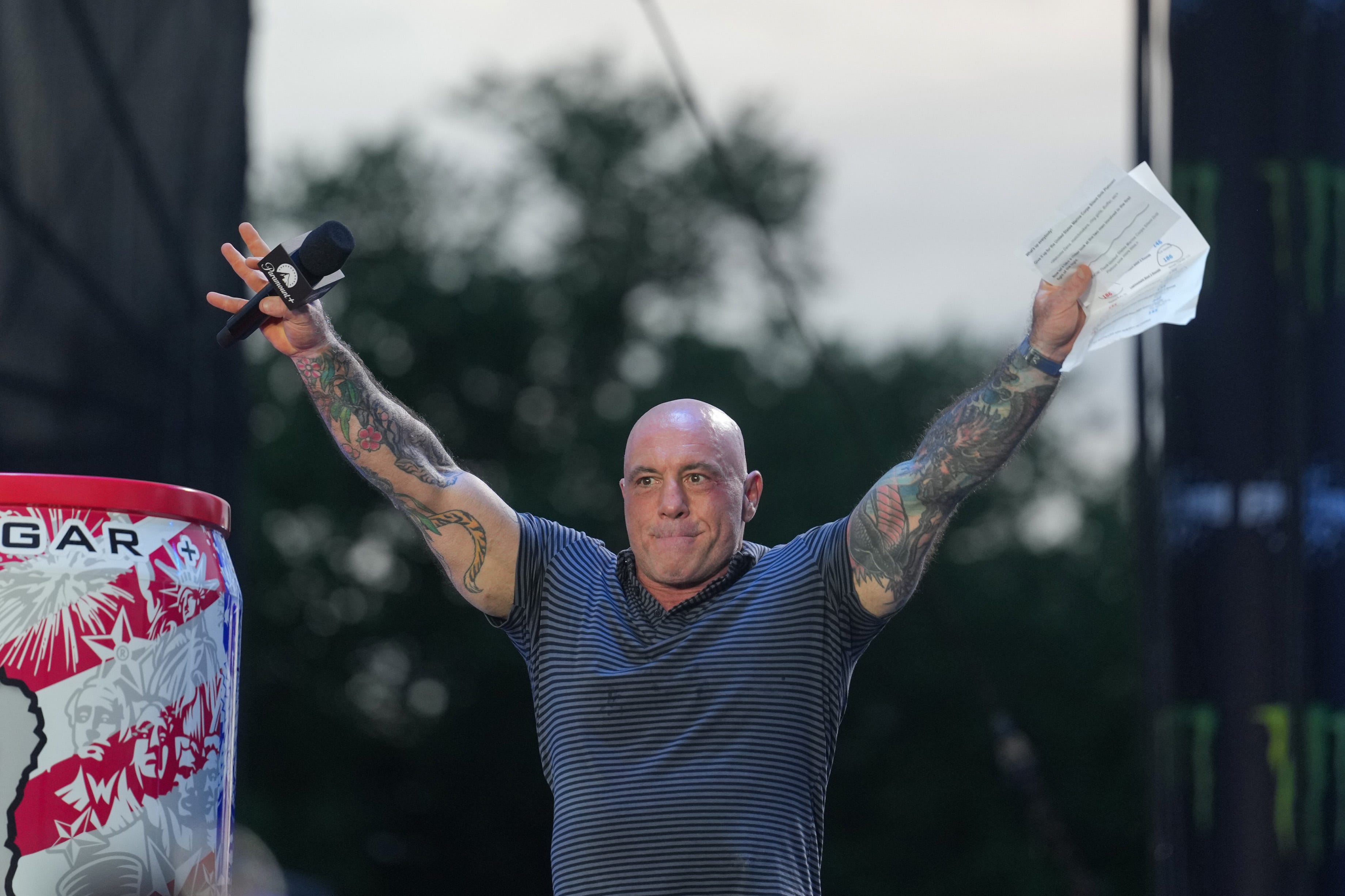Fans clowned Joe Rogan for his small tie at UFC Freedom 250