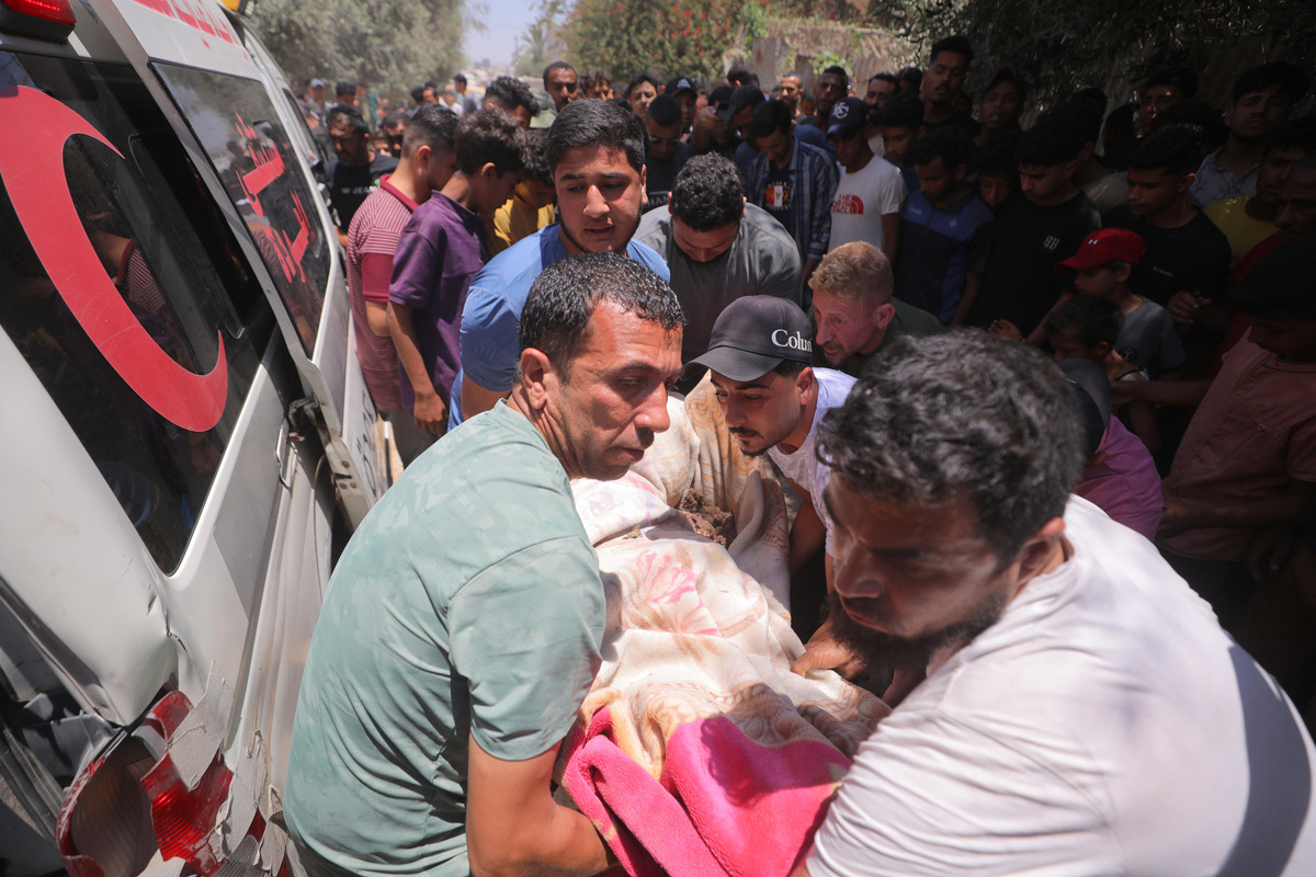 Israel kills 2 Palestinians in strike on civilians in central Gaza