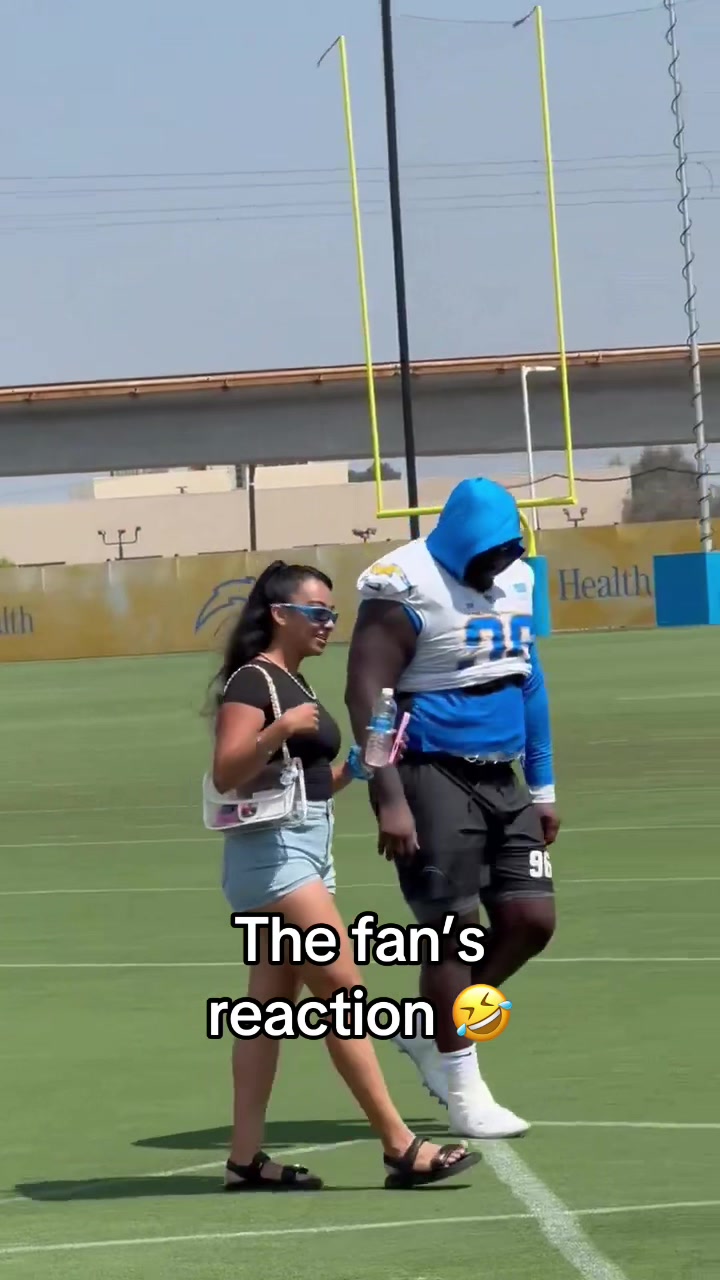(via timmythunderr) #funny #nfl #footballtiktok