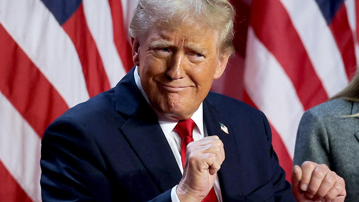 Trump Mocked Zuckerberg, Bezos by Showing Off Fawning Texts