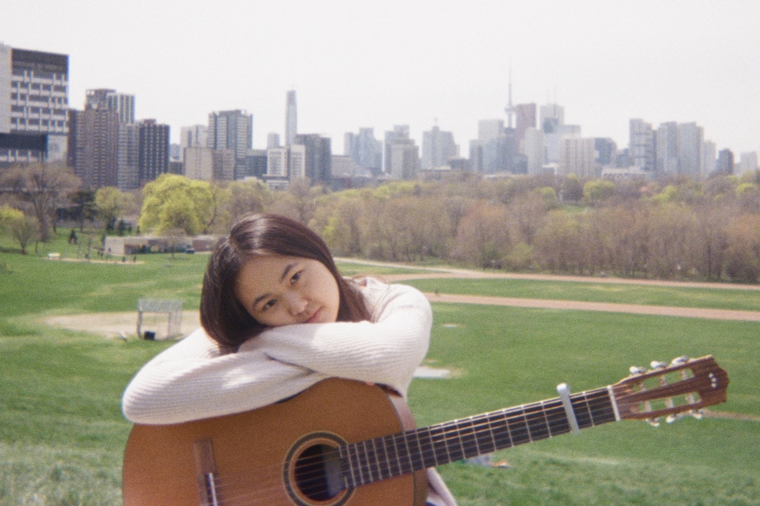 “I Know I’ve Arrived”: Yan Qing Explores the Weight of Indecision and the Solace of Love on “The Arrival,” an Achingly Honest Acoustic Ballad